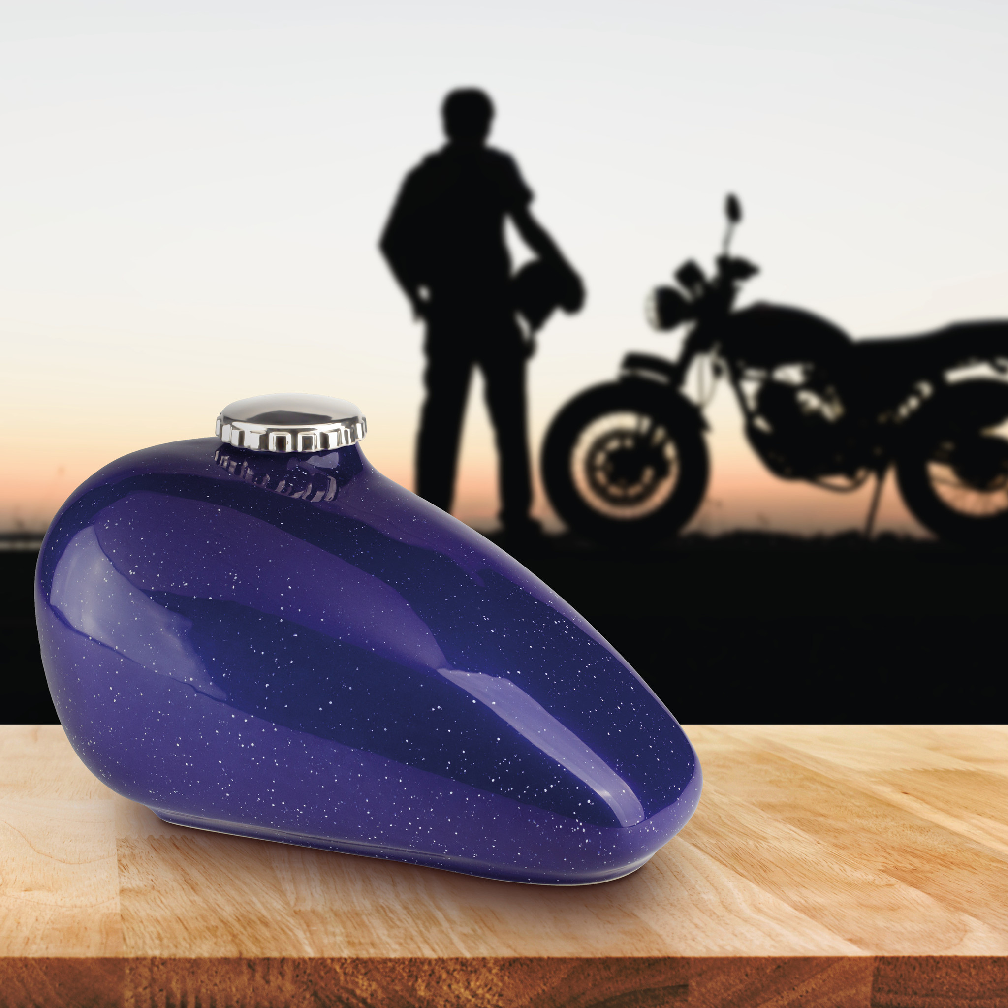 KU 126 Keramische urn Motor tank